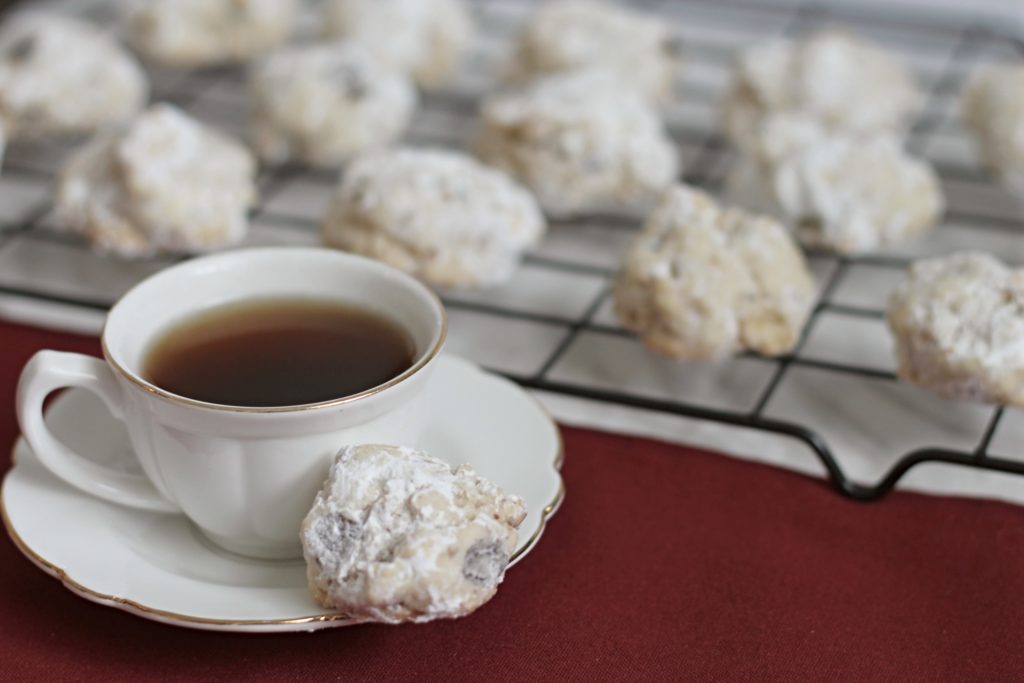 Italian Pecan Meltaways - Cookies with a Cup of Espresso 